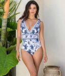 Quick-Dry One-Piece Vevri Swimsuit with Matching Skirt